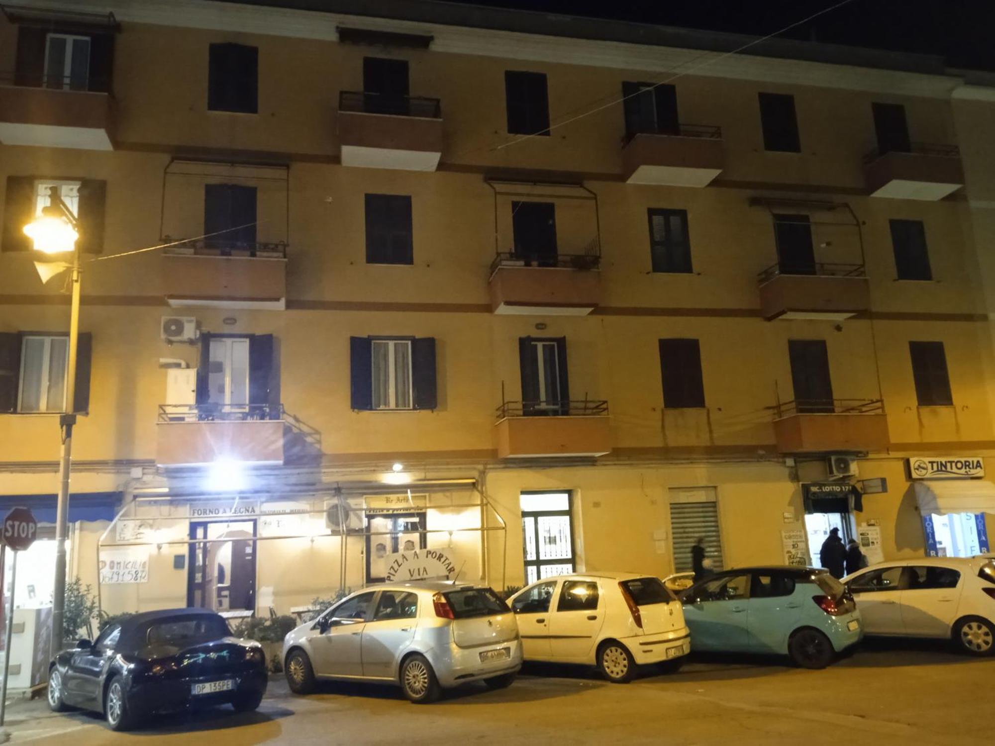 Adriatic Room 50 M Dalla Stazione Ferroviaria Di Ciampino E Dalla Navetta Aeroportuale Екстер'єр фото
