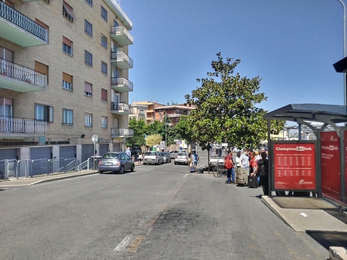 Adriatic Room 50 M Dalla Stazione Ferroviaria Di Ciampino E Dalla Navetta Aeroportuale Екстер'єр фото